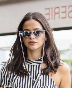 国产眼镜熟女视频聊天,私密视频聊天揭秘